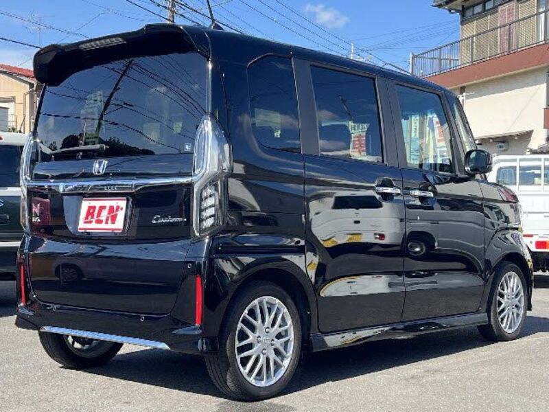 N BOX CUSTOM
