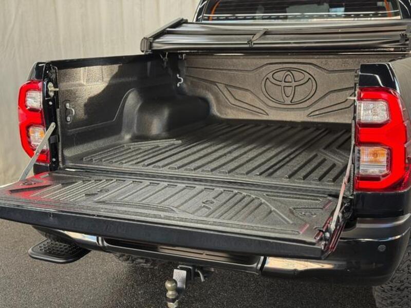 HILUX
