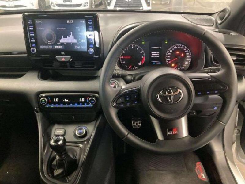 GR YARIS