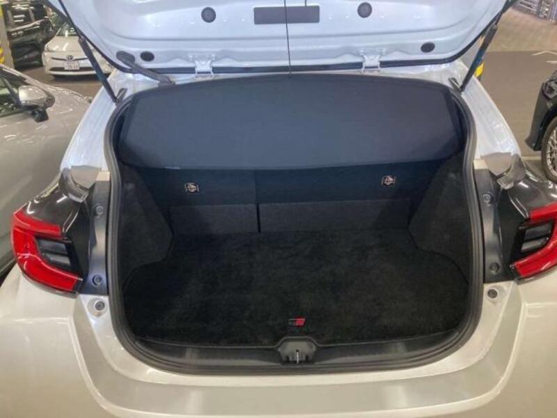 GR YARIS