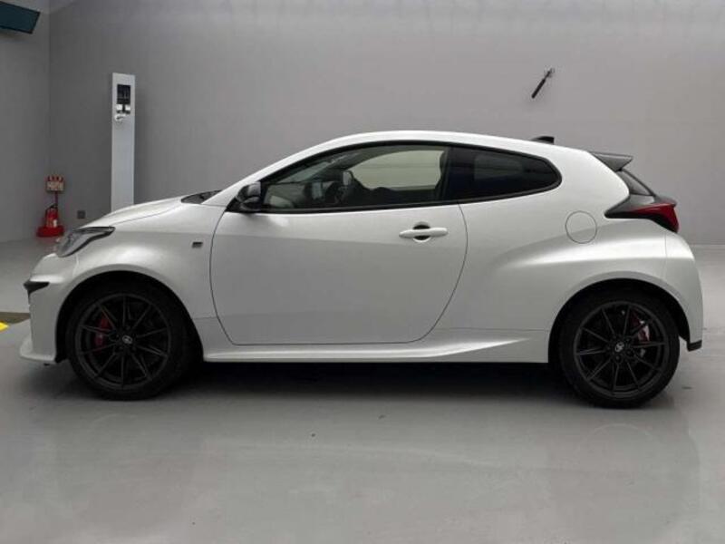 GR YARIS