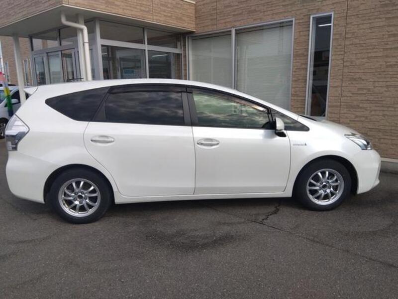 PRIUS ALPHA