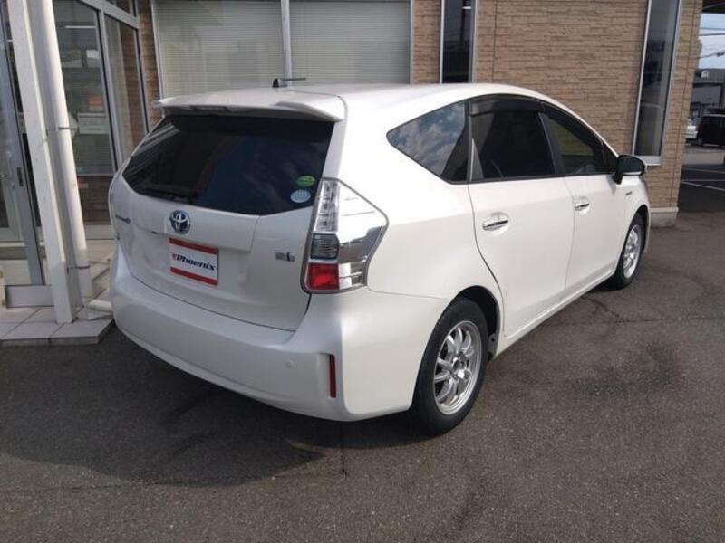 PRIUS ALPHA