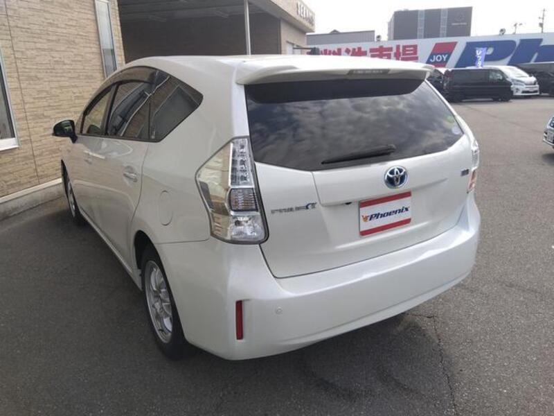 PRIUS ALPHA