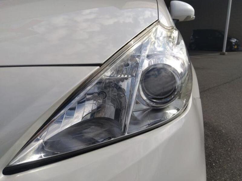 PRIUS ALPHA