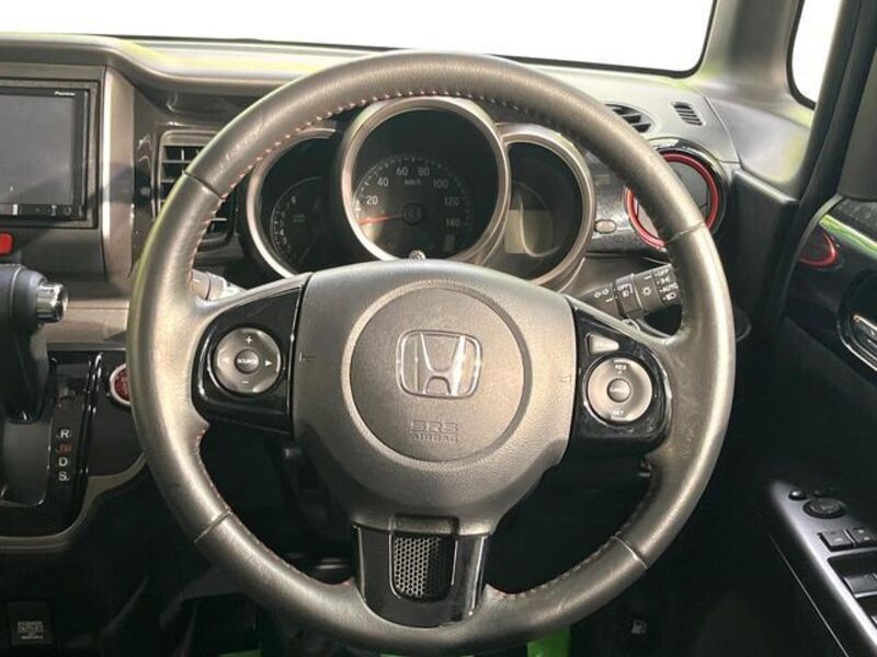 N BOX CUSTOM