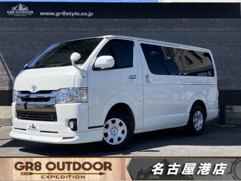 TOYOTA HIACE VAN