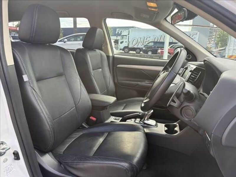 OUTLANDER PHEV