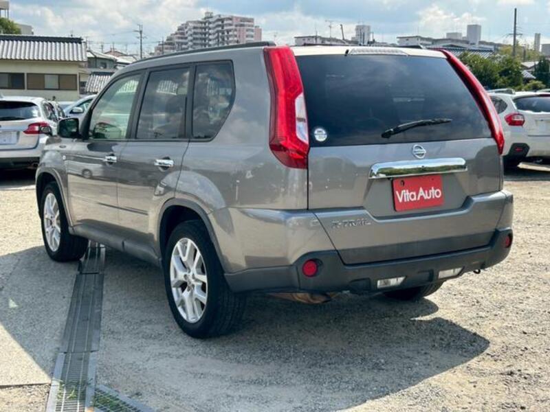 X-TRAIL