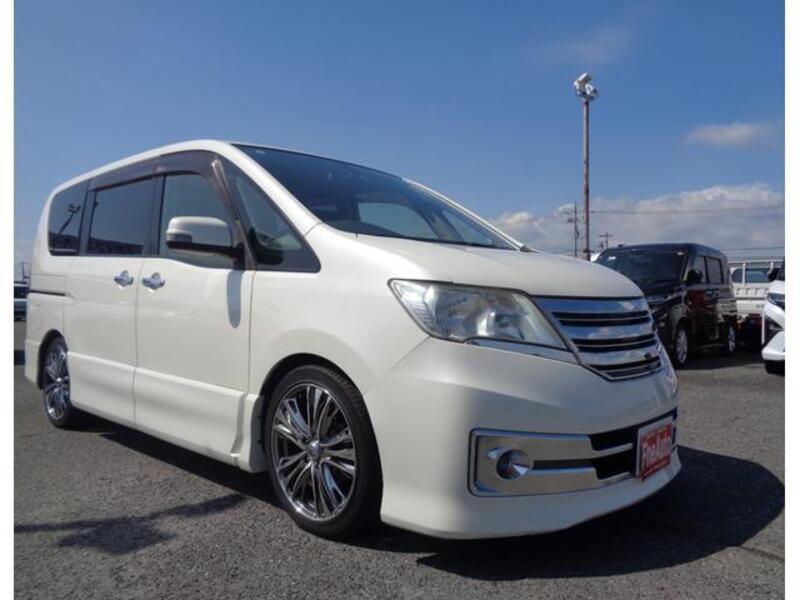 NISSAN SERENA