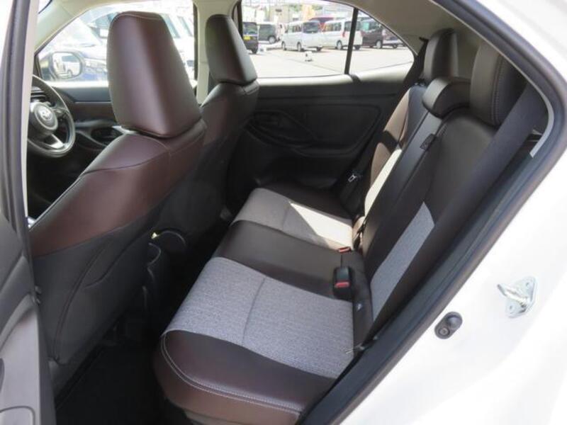YARIS CROSS