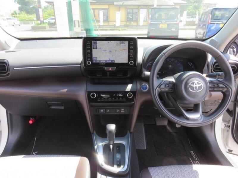 YARIS CROSS