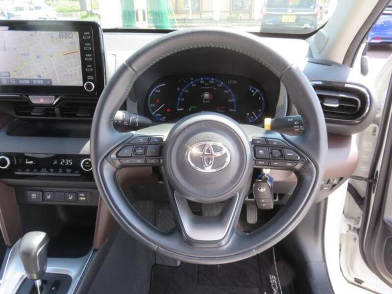 YARIS CROSS