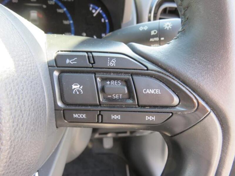 YARIS CROSS