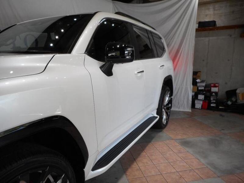 LAND CRUISER