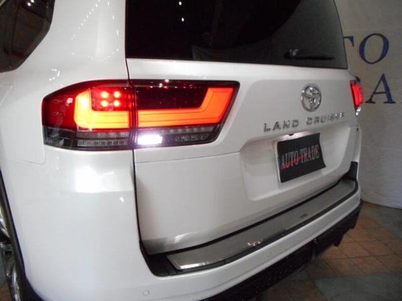 LAND CRUISER