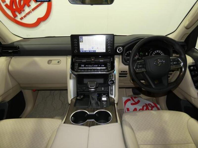 LAND CRUISER