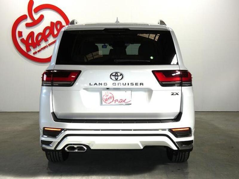 LAND CRUISER
