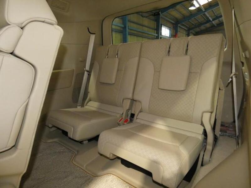 LAND CRUISER