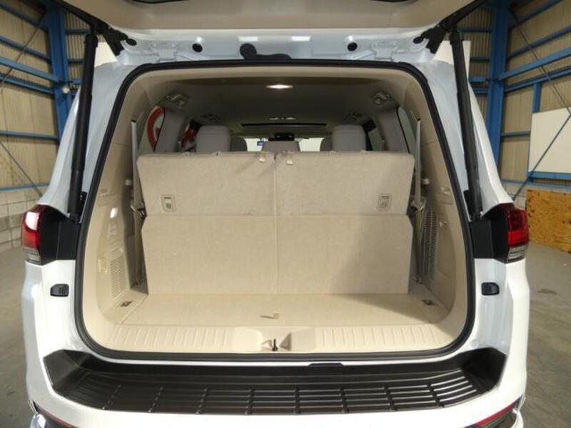 LAND CRUISER