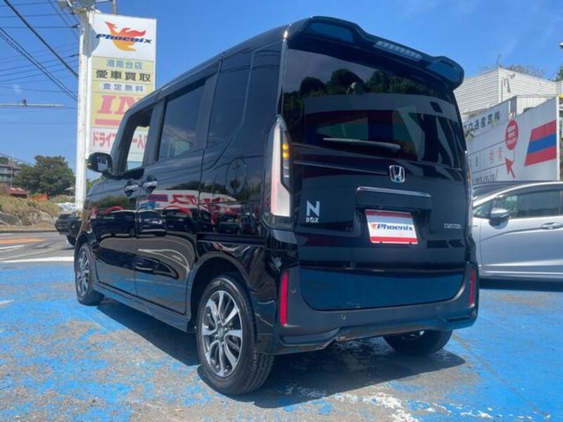 N BOX CUSTOM