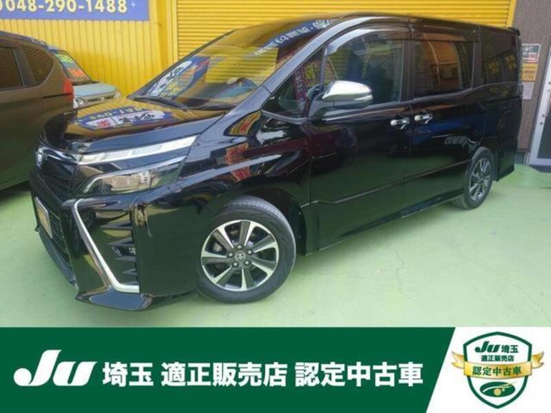 TOYOTA VOXY