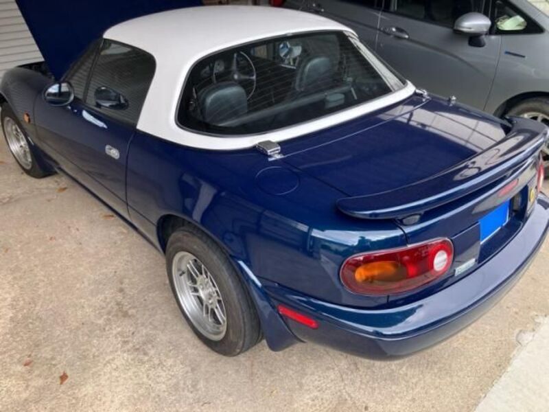 EUNOS ROADSTER