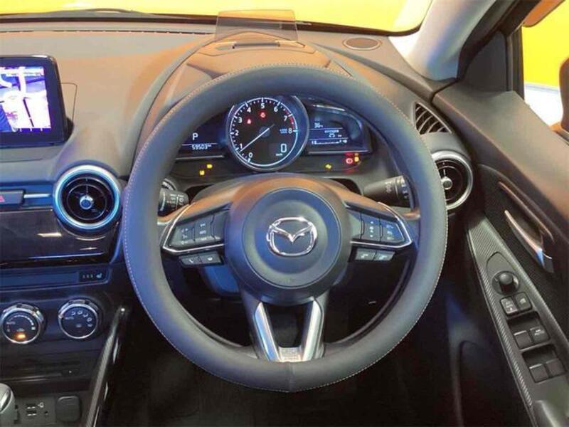 MAZDA2