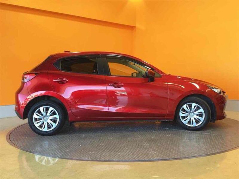 MAZDA2