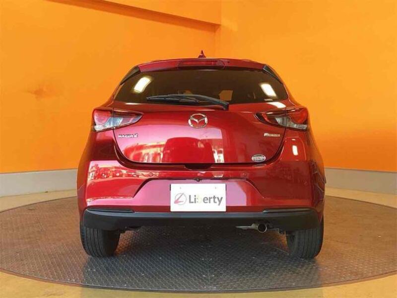 MAZDA2