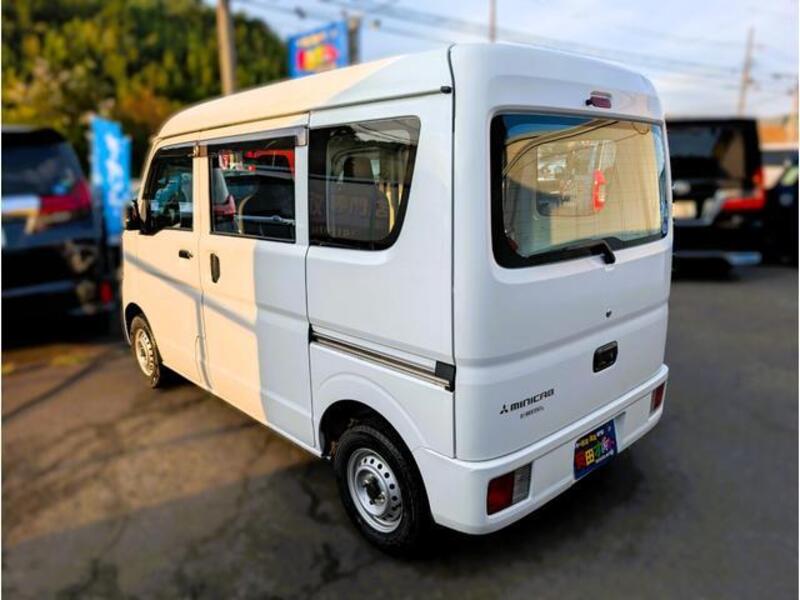 MINICAB VAN