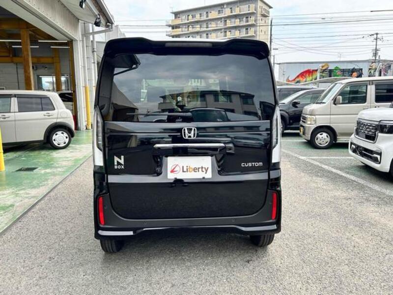 N BOX CUSTOM