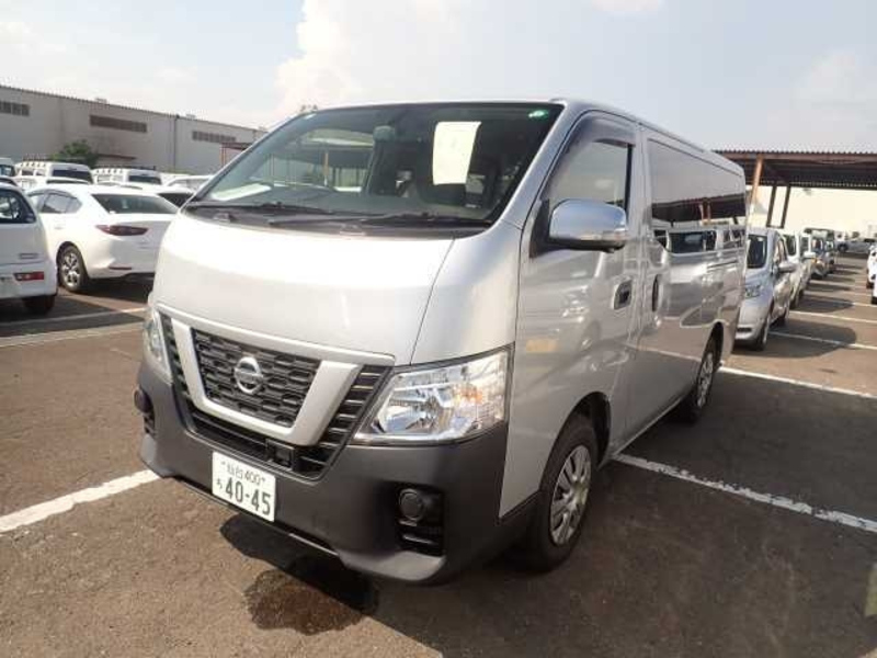 NV350 CARAVAN-0