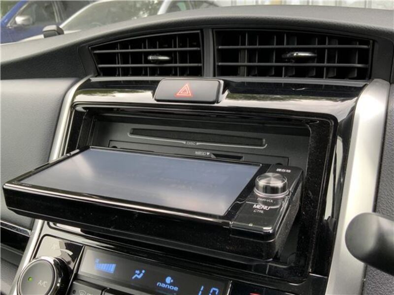 COROLLA AXIO
