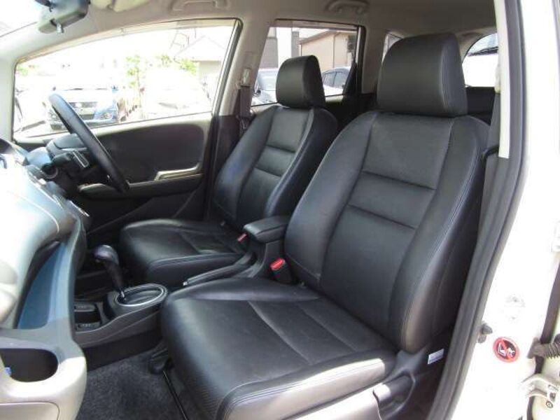 FIT HYBRID