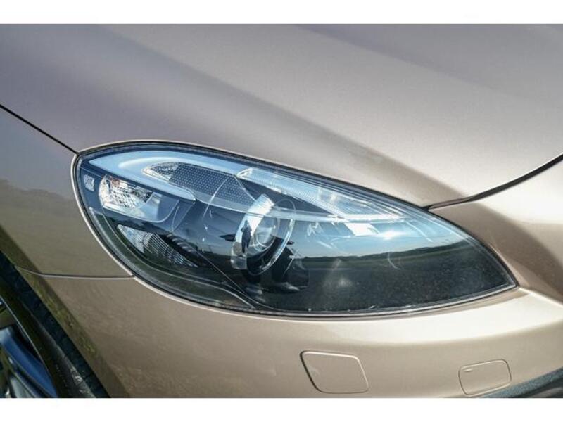 V40