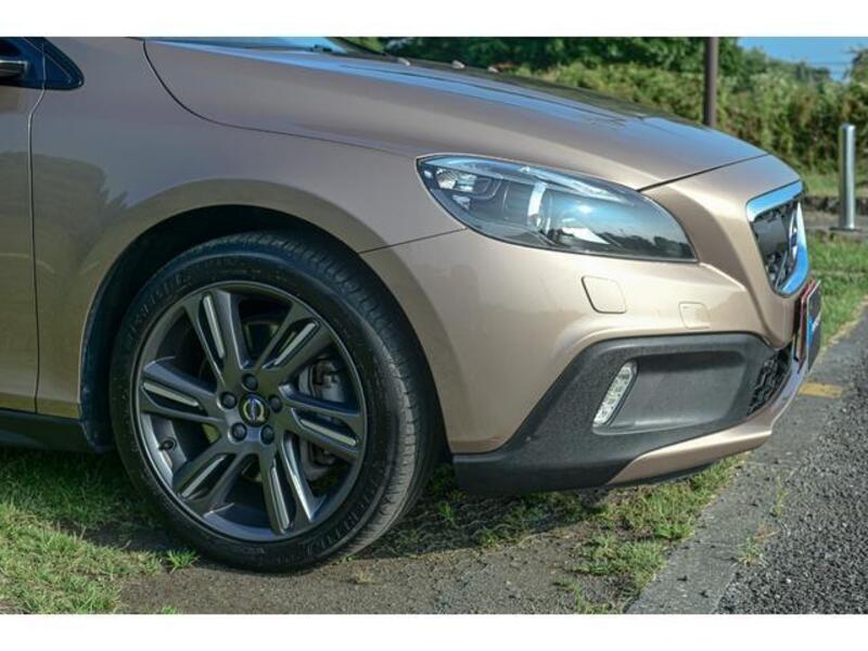 V40