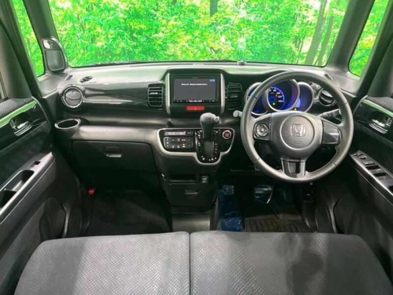 N BOX CUSTOM