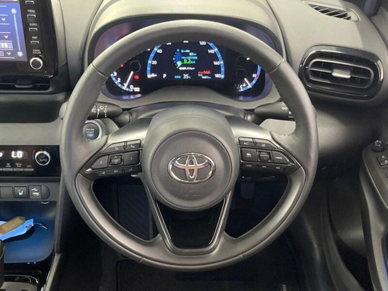 YARIS CROSS