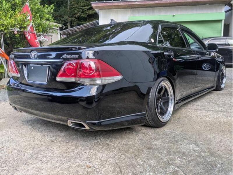 CROWN