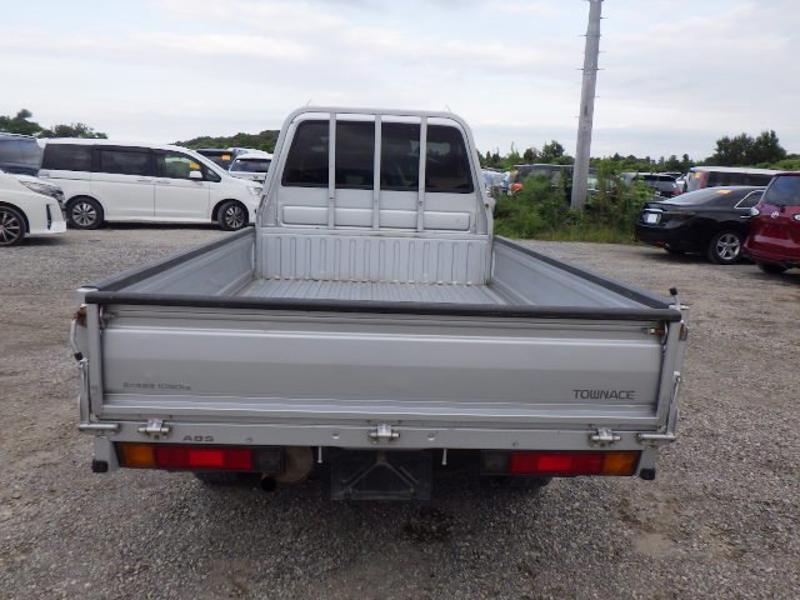 TOWNACE TRUCK
