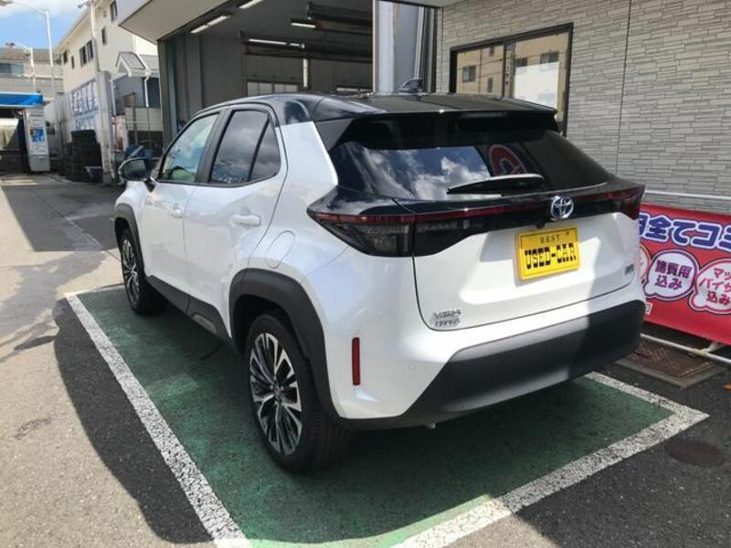 YARIS CROSS