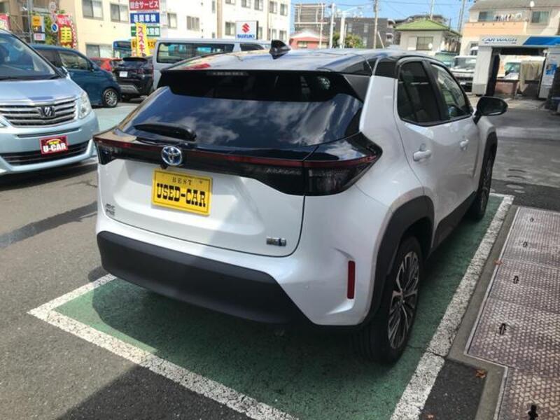 YARIS CROSS