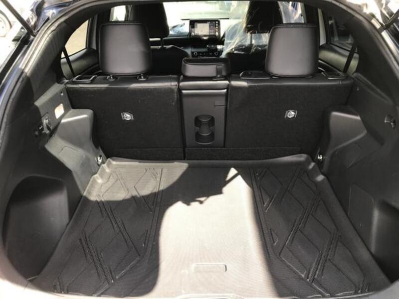 YARIS CROSS