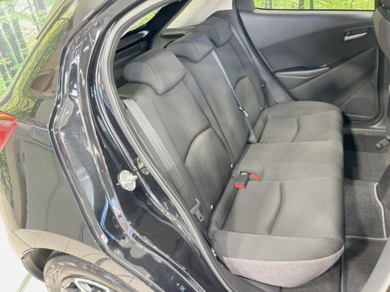 MAZDA2