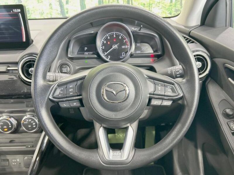 MAZDA2