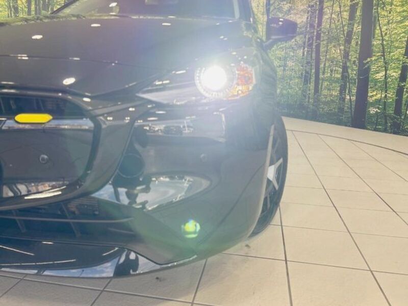 MAZDA2