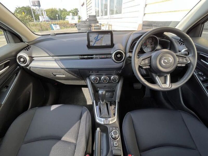MAZDA2