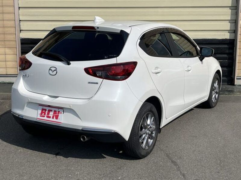 MAZDA2