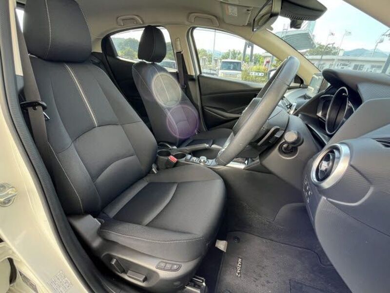 MAZDA2